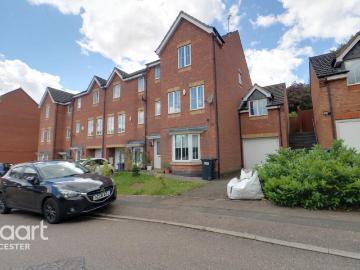5 bedroom semi detached house for sale