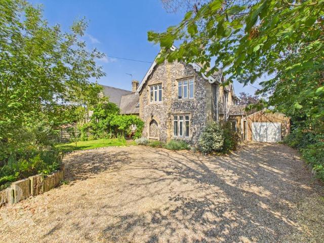 5 bedroom semi detached house for sale