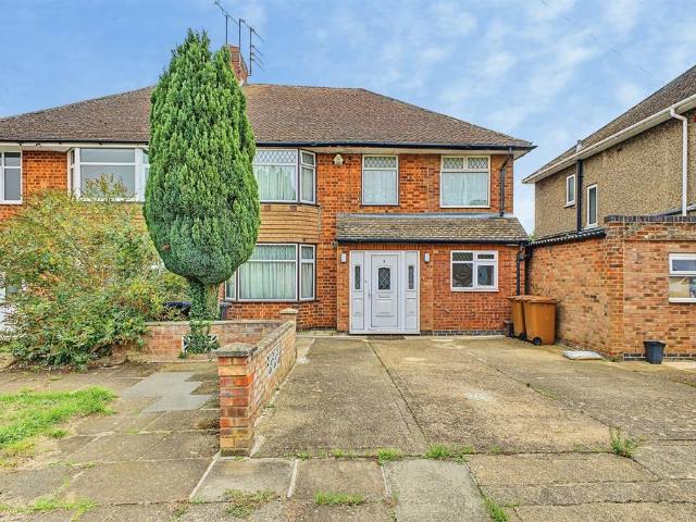 5 bedroom semi detached house for sale