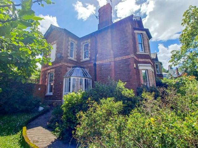 5 bedroom semi detached house for sale