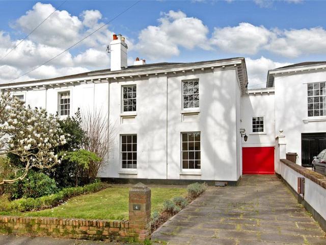 5 bedroom semi detached house for sale