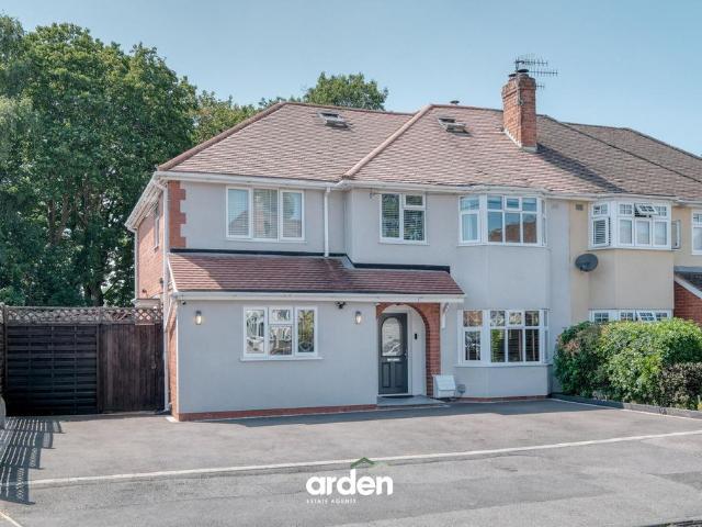 5 bedroom semi detached house for sale