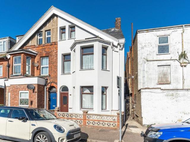 5 bedroom semi detached house for sale