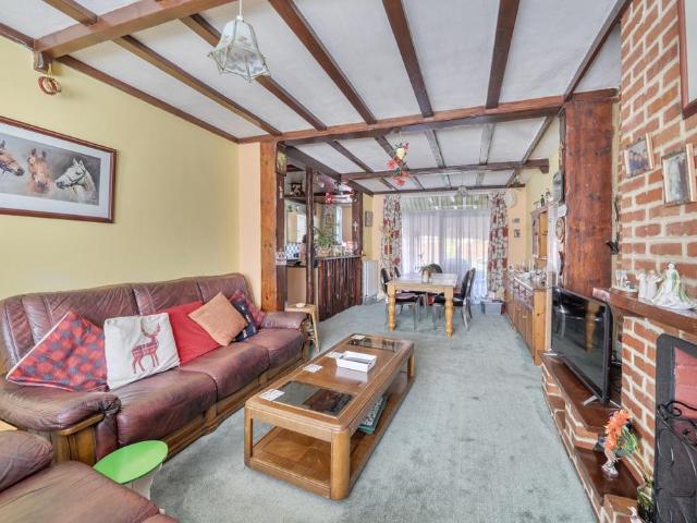 5 bedroom semi detached house for sale