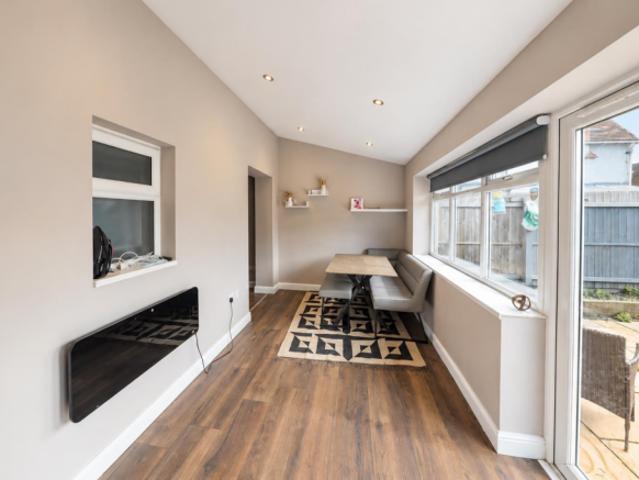 5 bedroom semi detached house for sale in Chestnut Grove, Garden Village, Hull, HU8