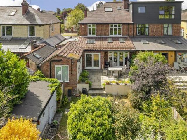 5 bedroom semi detached house for sale in Gilbert Road, Cambridge, CB4