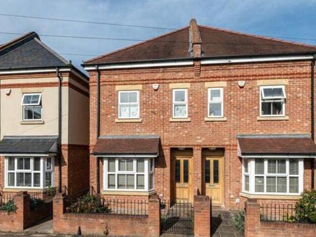 5 Bedroom Semi detached House For Sale In Rickmansworth