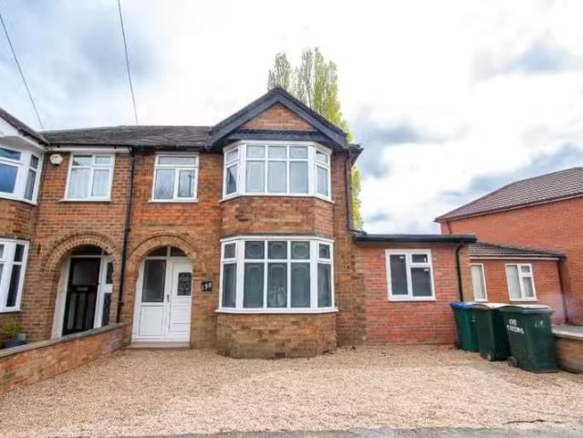 5 bedroom semi detached house for rent in The Chesils, Coventr.