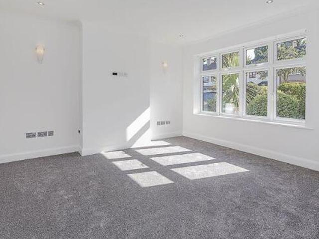 5 bedroom semi detached house for rent in The Drive, Bexley, DA5