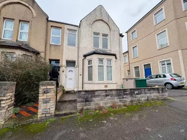 5 bedroom semi detached house for rent in Maughan Terrace, Pen.