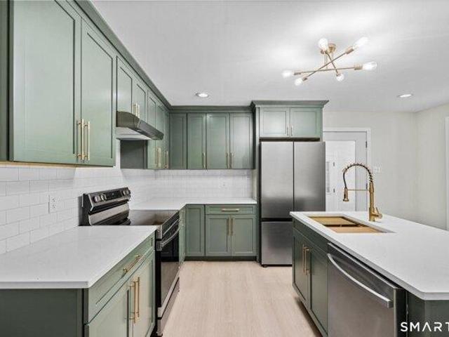 5 bedroom, Shelton CT 06484 104833620