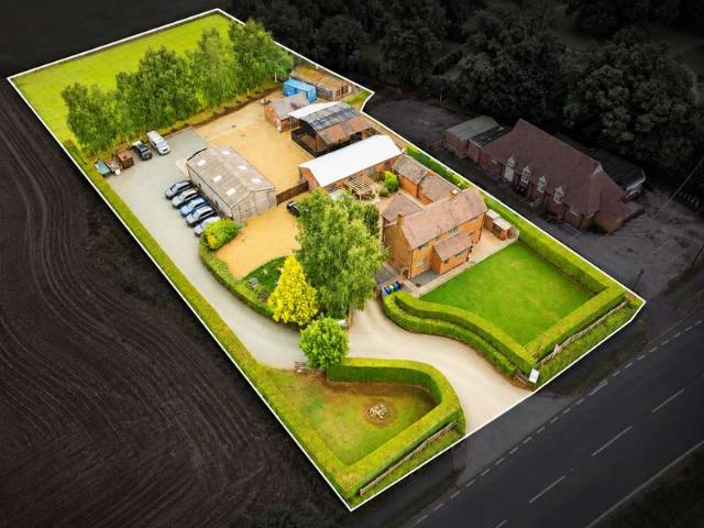 5 Bedroom Studio Flat