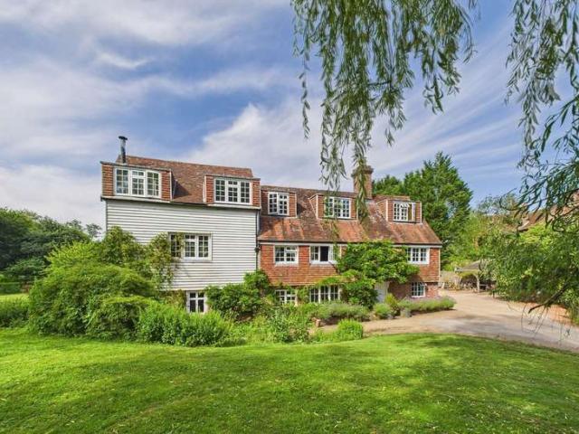5 Bedroom Studio Flat