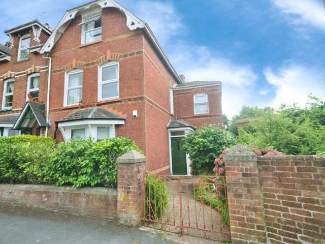5 Bedroom Studio Flat