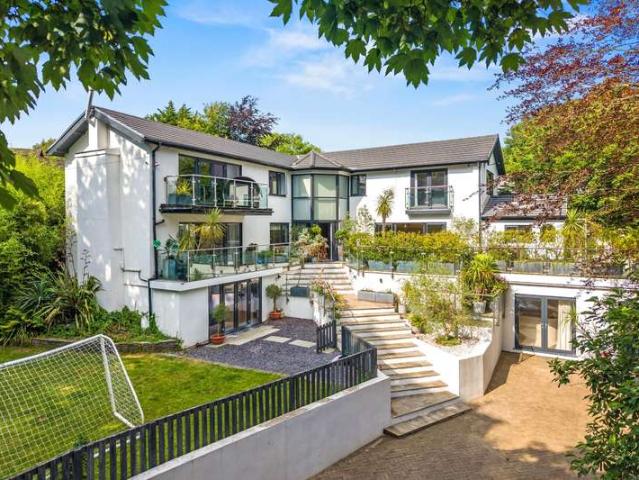 5 Bedroom Studio Flat