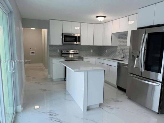 5 bedroom, Palm Beach Gardens FL 33410 106192040