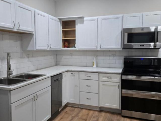 5 bedroom, Peoria IL 61605 LS105483796