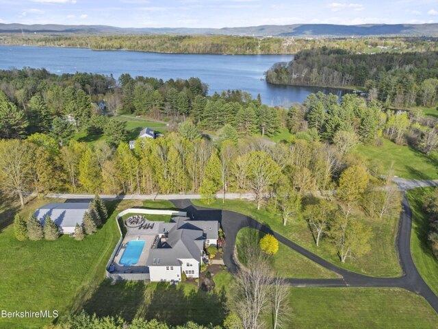5 bedroom, Pittsfield MA 01201 104568160