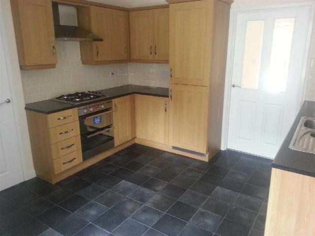 5 bedroom private hall to rent