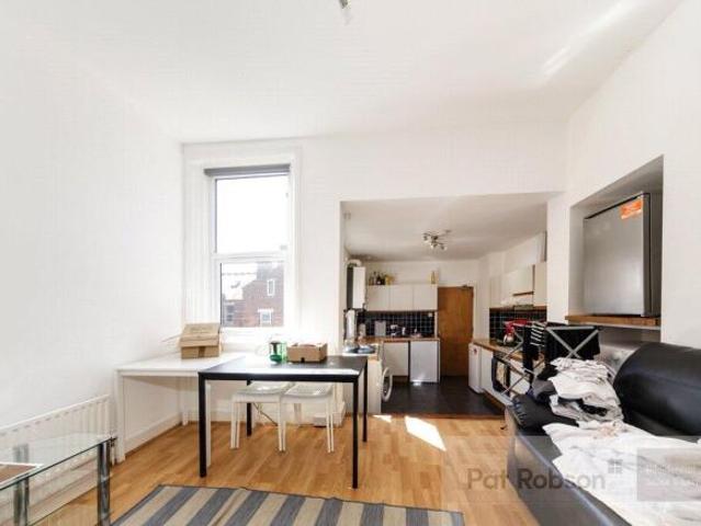 5 bedroom maisonette for rent in Glenthorn Road, Jesmond, Newcastle Upon Tyne, NE2
