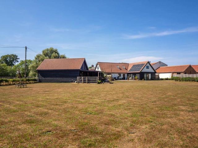 5 bedroom property for sale