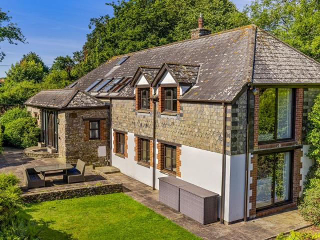 5 bedroom property for sale