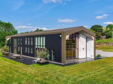 5 bedroom property for sale