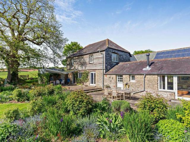 5 bedroom property for sale