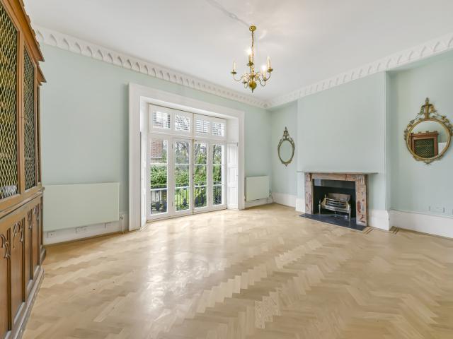 5 bedroom property in Addison Avenue, London, W11 £4,500 pw | Chestertons