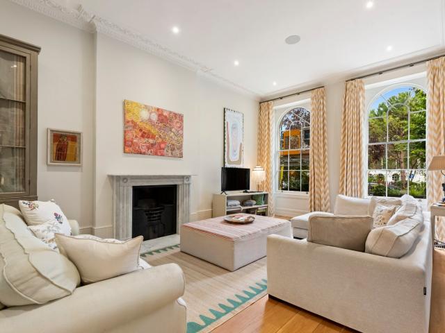 5 bedroom property in Duncan Terrace, Angel, Islington, London, N1 £16,500 pcm | Chestertons