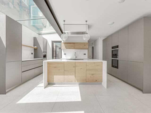 5 bedroom property in Elms Crescent, London, SW4 £8,500 pcm | Chestertons