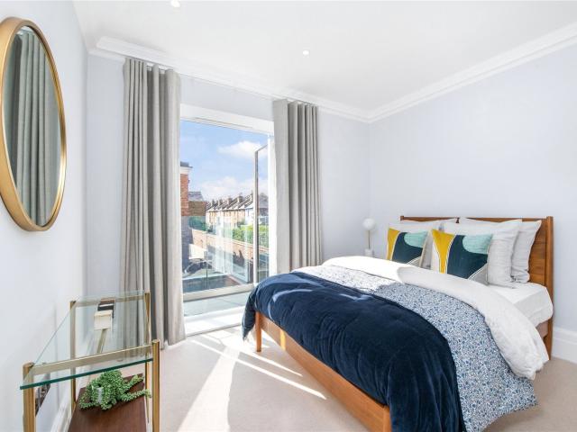 5 bedroom property in Kings Road, Richmond, Surrey, TW10 £9,500 pcm | Chestertons