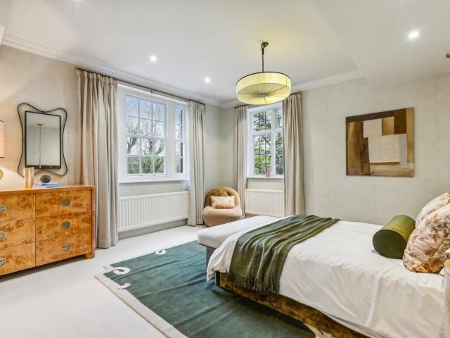 5 bedroom property in Melbury Road, Holland Park, London, W14 £23,833 pcm | Chestertons