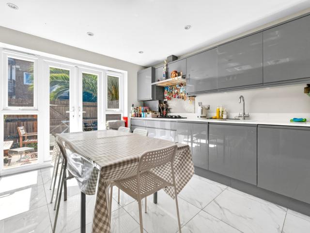 5 bedroom property in Merrow Street, London, SE17 £5,700 pcm | Chestertons