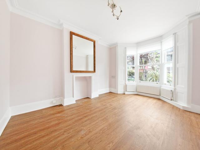 4 bedroom property in St Johns Way, Archway, London, N19 £5,000 pcm | Chestertons