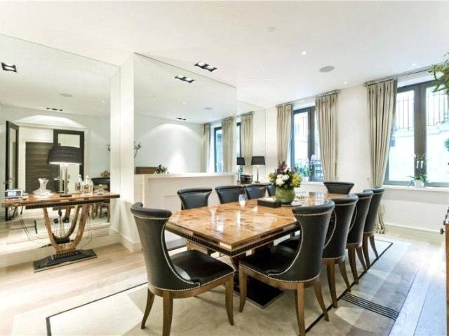 5 bedroom property in Thornwood Gardens, Kensington, London, W8 £8,500 pw | Chestertons