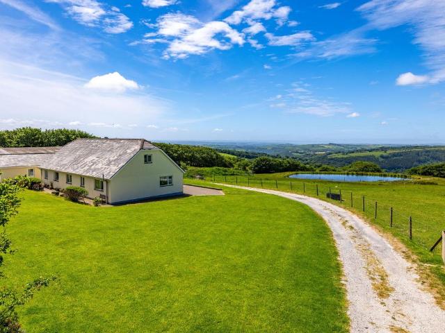 5 bedroom farm house for sale
