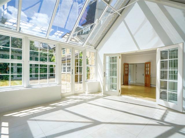 5 bedroom property to let in Cavendish Road, Weybridge, Surrey, KT13 £8,950 pcm