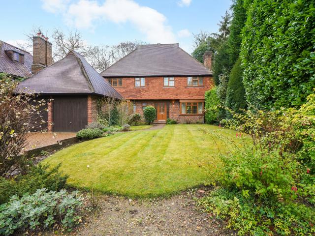 5 bedroom property to let in Clive Road, Esher, Surrey, KT10 £5,750 pcm