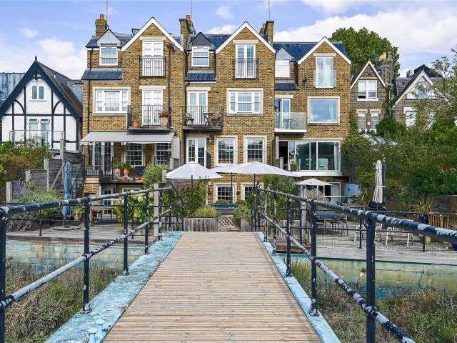 5 bedroom property to let in Grove Park Road, London, W4 £12,000 pcm