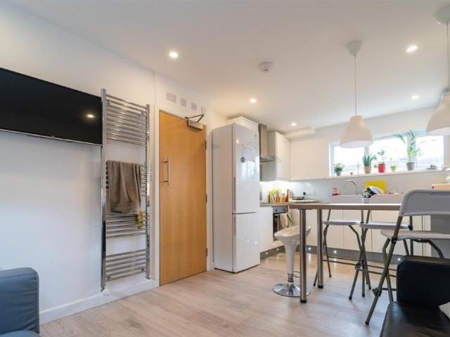 5 bedroom property to let in Leeson Walk, Harborne B17 £290 pcm
