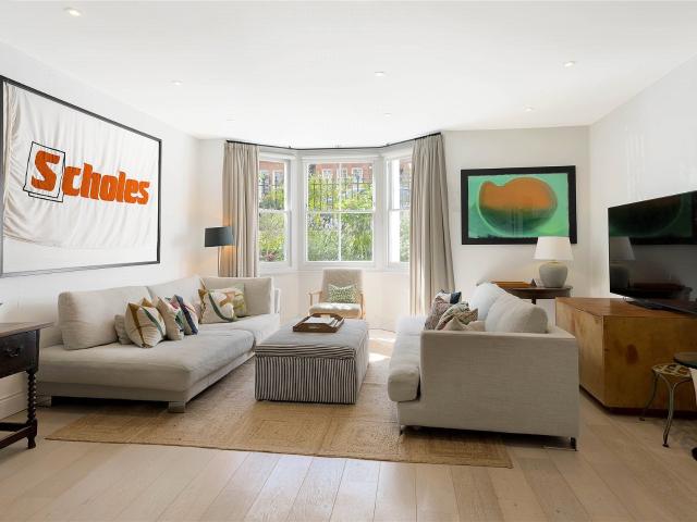 5 bedroom property to let in Warriner Gardens, London, SW11 £12,000 pcm