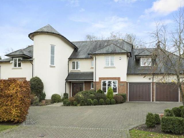 5 bedroom property to let in Lytton Park, Cobham, Surrey, KT11 £7,500 pcm
