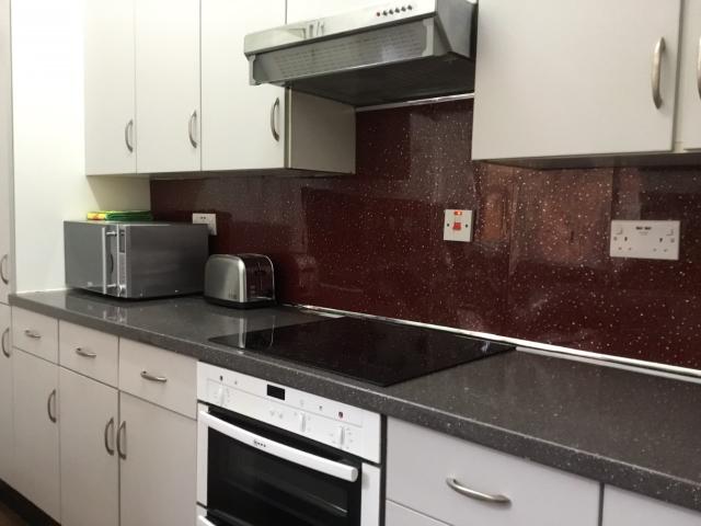 5 bedroom property to let in 298 HUBERT ROAD £570 pw