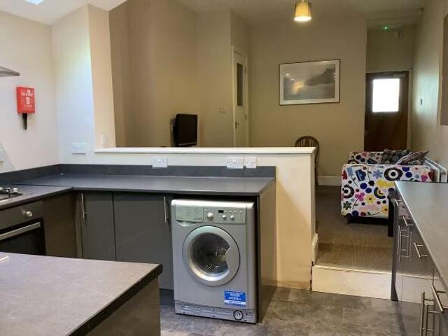 5 bedroom property to let in 21 Alton Road £575 pw