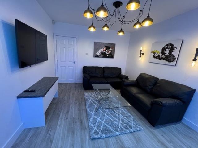 5 bedroom property to let in 3 Rose Cottages £650 pw