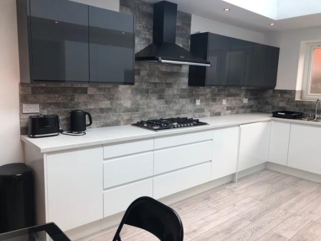 5 bedroom property to let in 6 Rose Cottages Hubert Road £650 pw