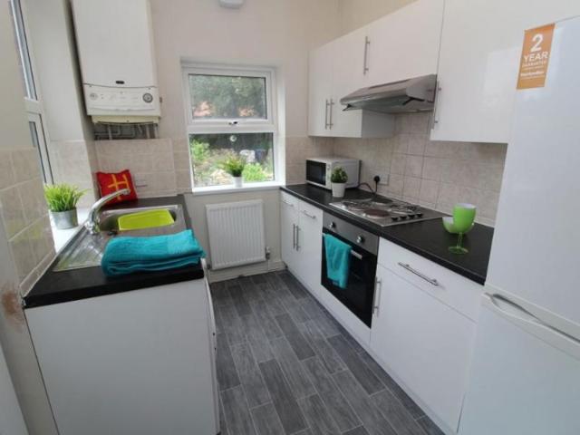 5 bedroom Property To Let