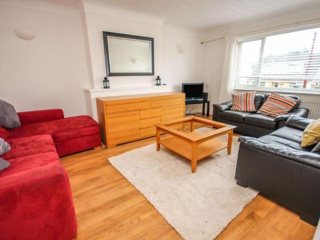 5 bedroom property to rent