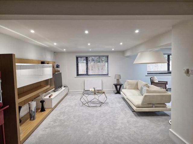 5 bedroom property to rent